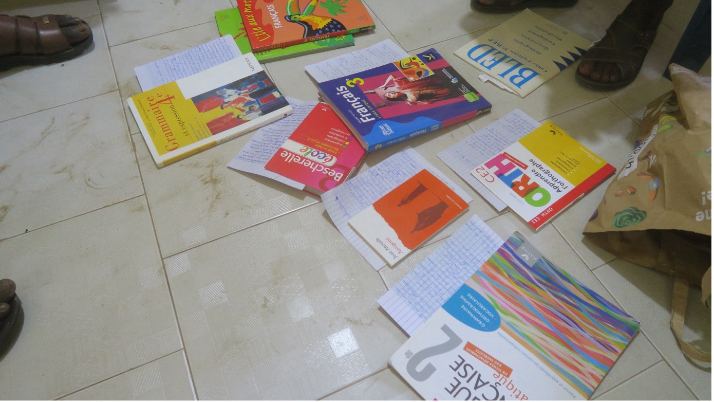 Les élèves ont rédigé pour le lendemain une argumentation d’environ 4 pages. Chaque élève a été récompensé pour son investissement ; il a reçu un livre.