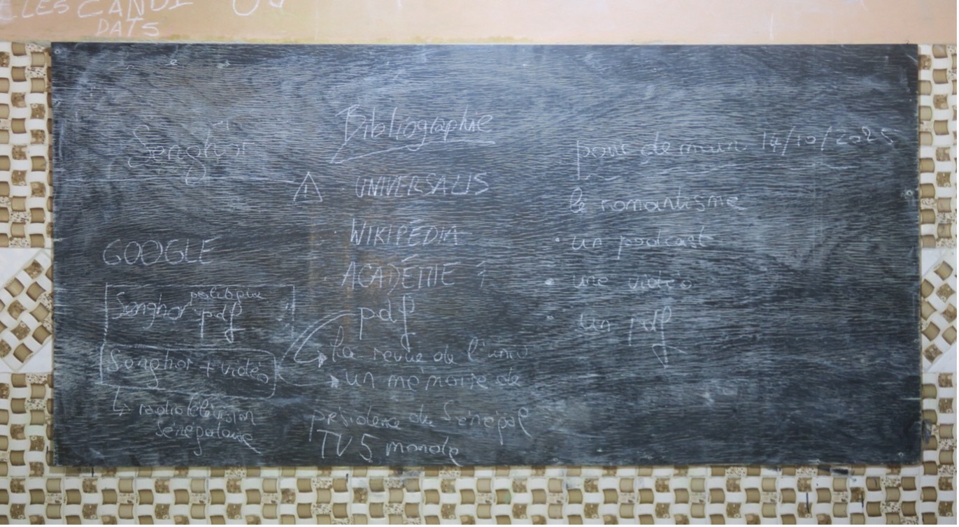 Pour le lendemain les élèves ont dû faire une recherche sur un genre littéraire qu’ils devront étudier ces prochaines semaines: le romantisme.